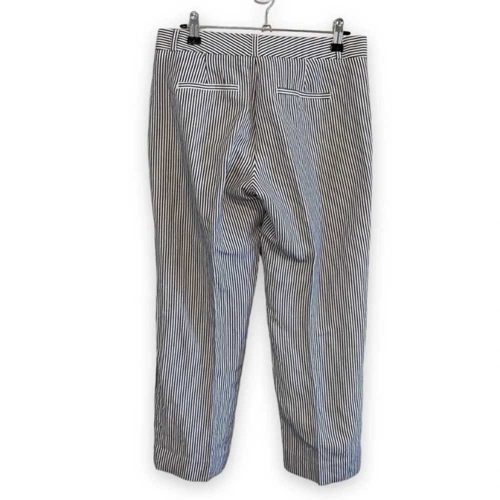 Banana Republic stock model