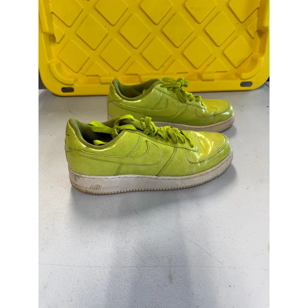Nike Air Force‎ 1 07 Neon Lime Green Patent Leather Sneakers Mens 9 AJ9505-300