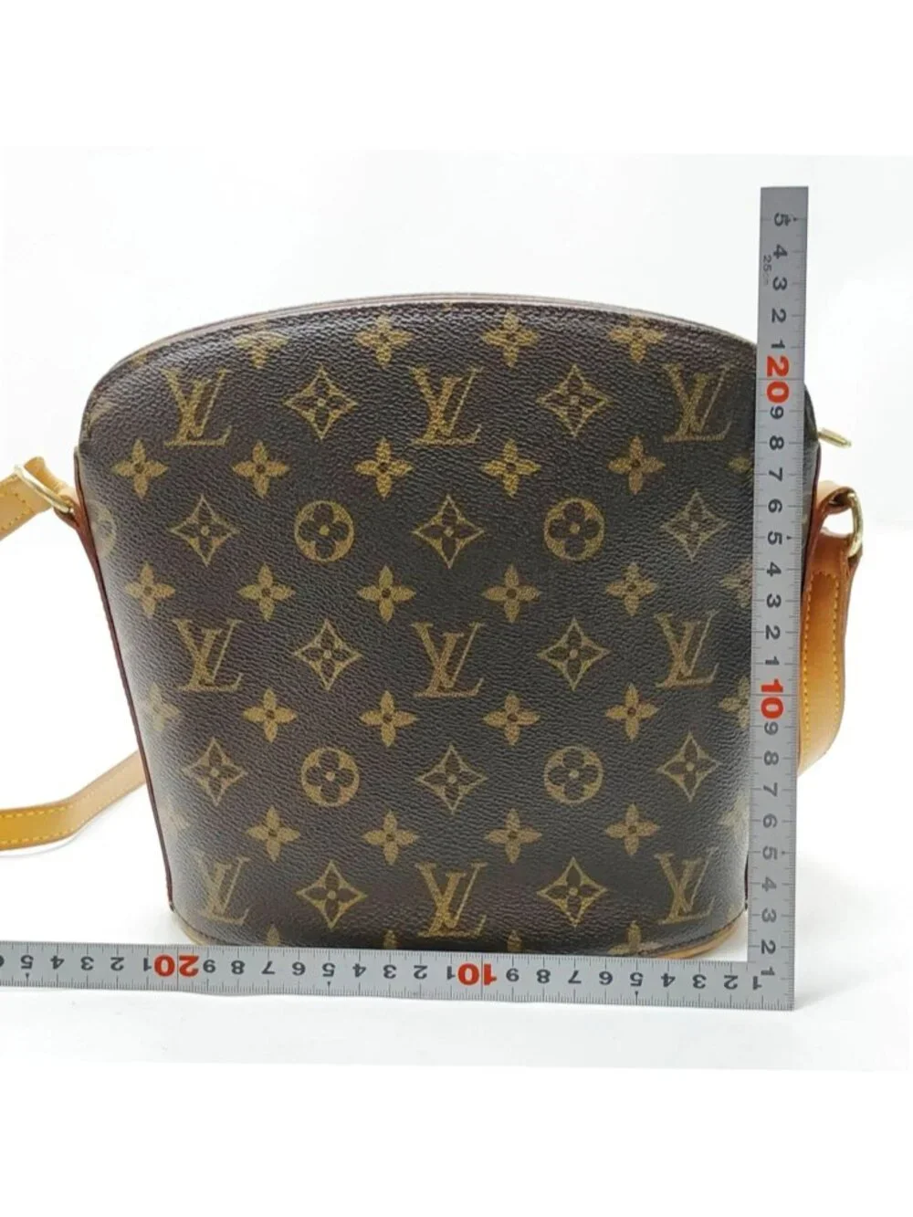 Louis Vuitton classic louis