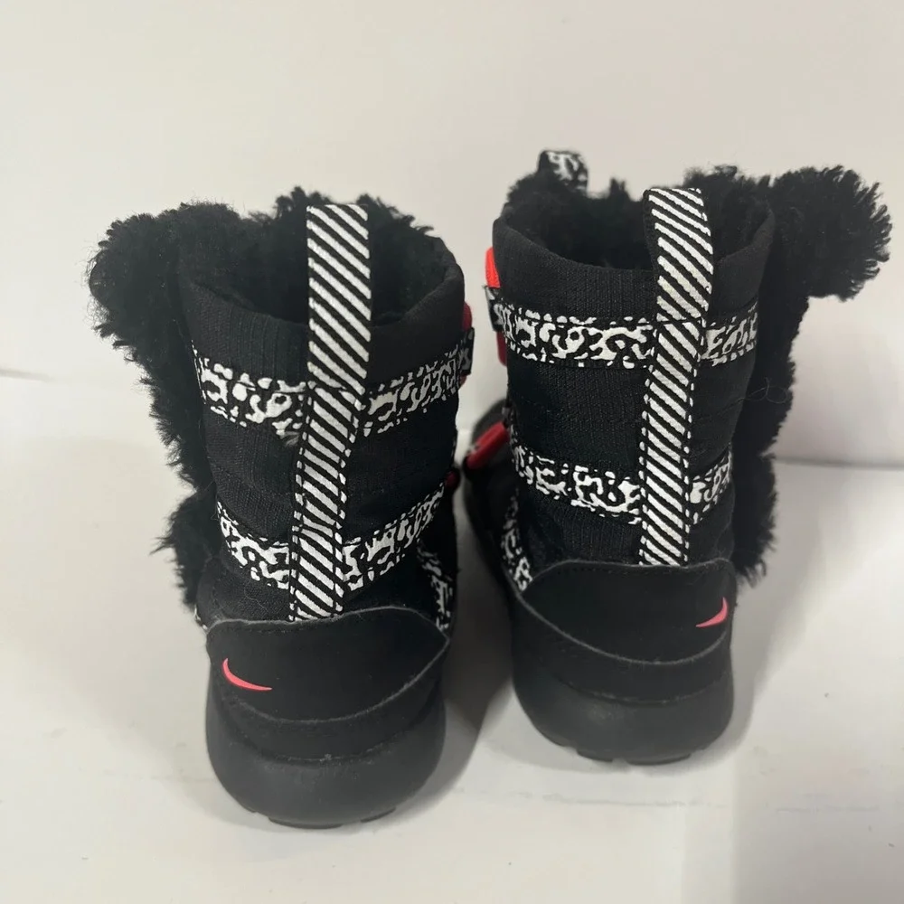 Nike cozy snow