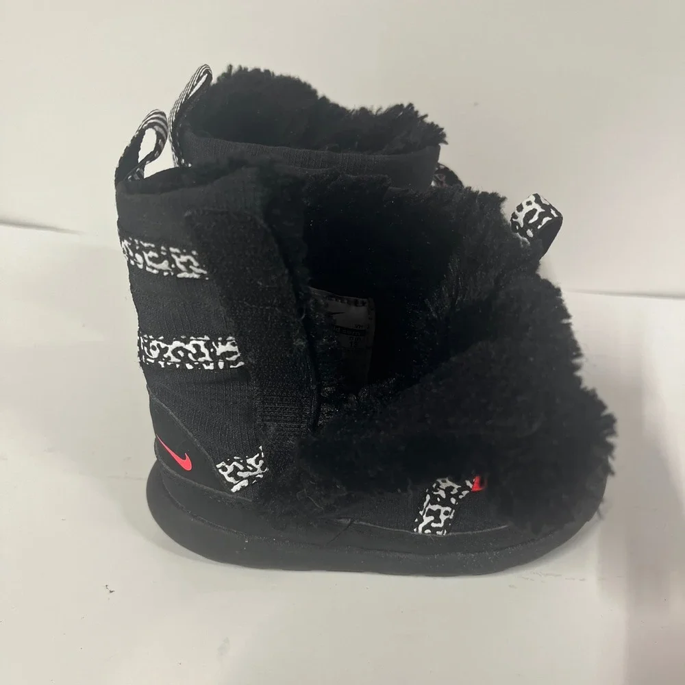 Nike cozy snow