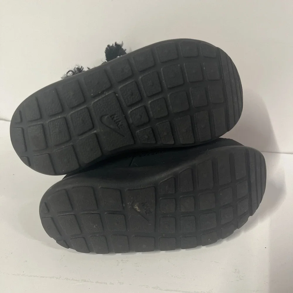 Nike cozy snow