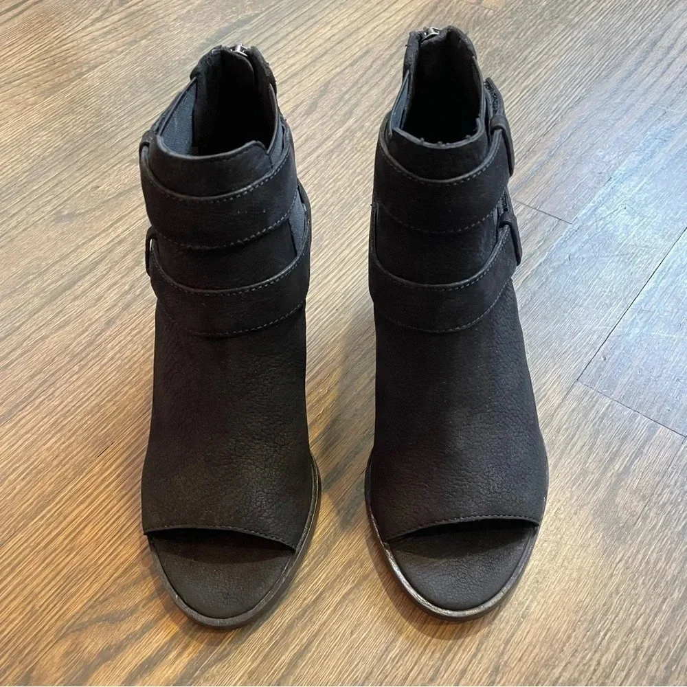 Eileen Fisher great pre