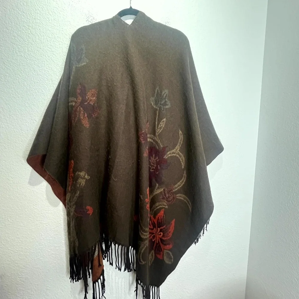 Indigo Soul Poncho Shawl Womens Brown Floral Acrylic Fringe Hem‎ Open Front Wrap