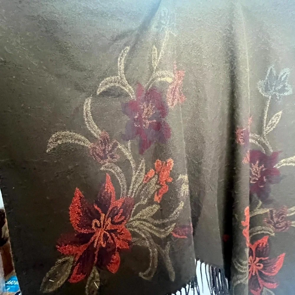 Indigo Soul Poncho Shawl Womens Brown Floral Acrylic Fringe Hem‎ Open Front Wrap