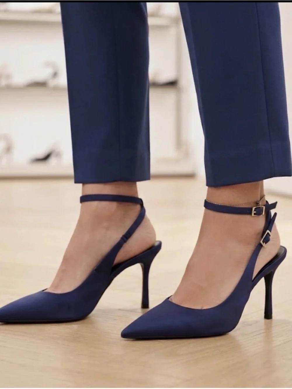 Zara Pointed Toe Navy Slingback Heels US size 8 ( 39)