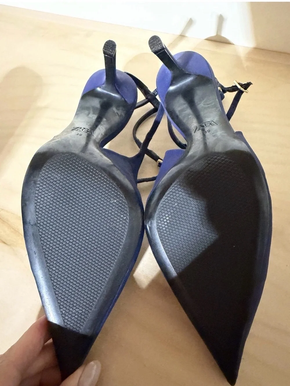 Zara Pointed Toe Navy Slingback Heels US size 8 ( 39)