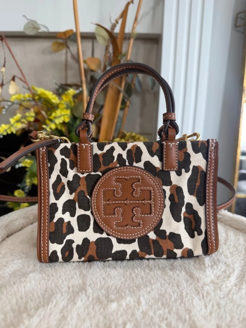 Tory Burch bag have