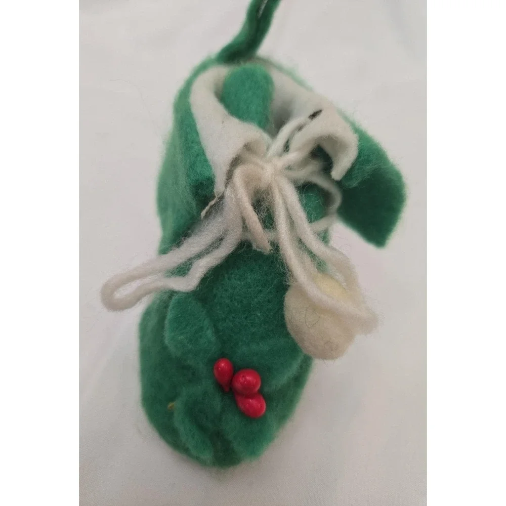 Vintage Felt Christmas Ornaments Shoes Green And‎ Red Retro Holiday Decor