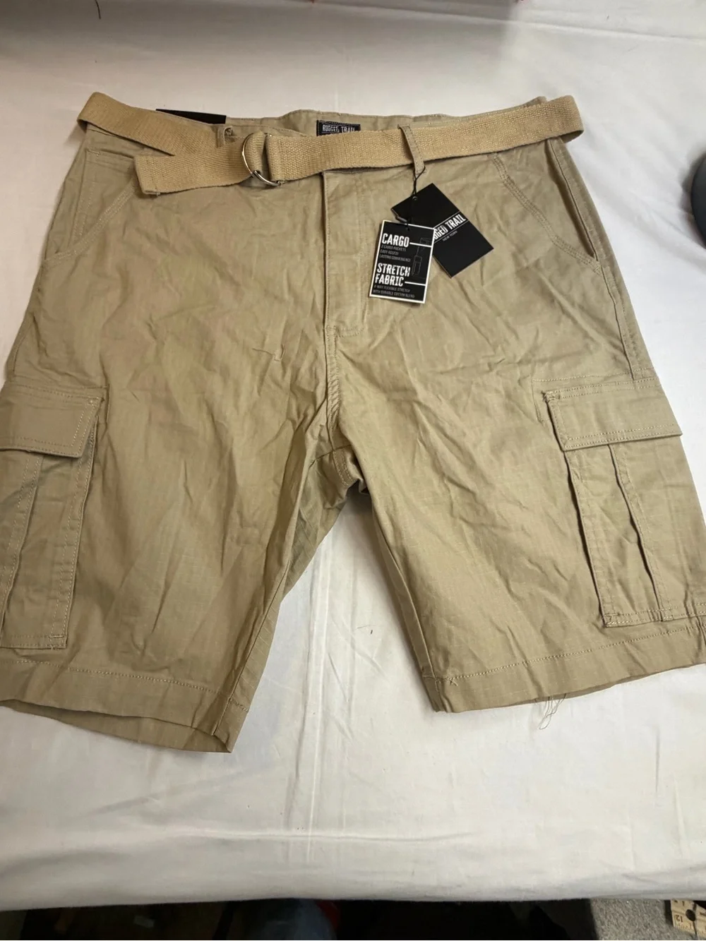 Men's Cargo Stretch Shorts in Khaki