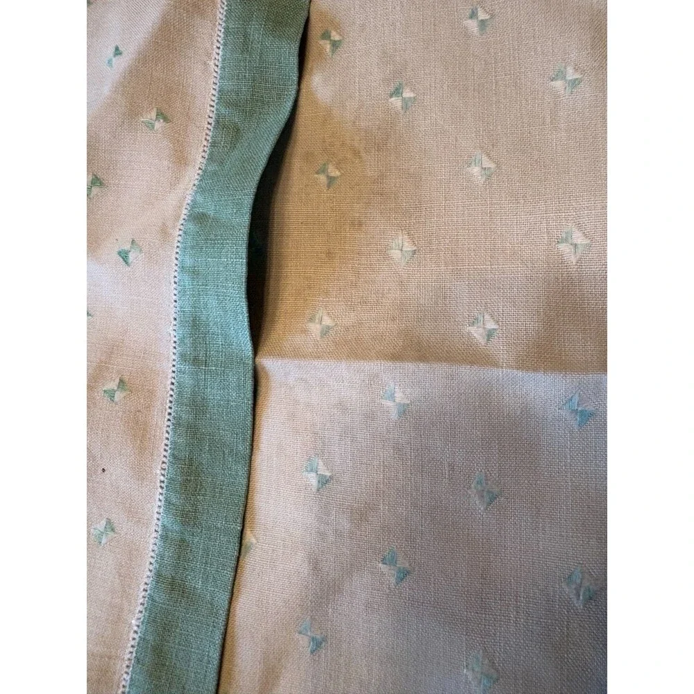 Unbranded motifs chic please