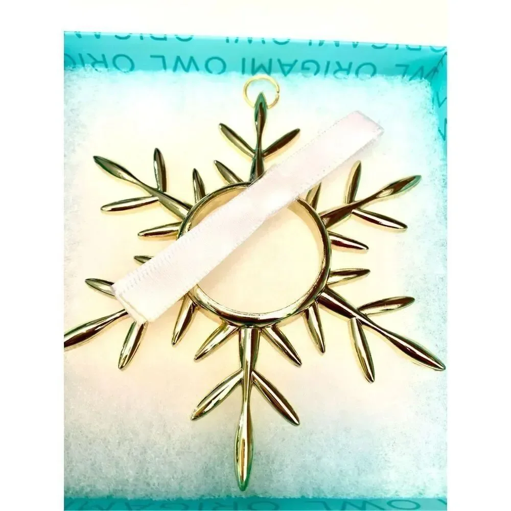 Gold Snowflake Christmas Ornament #origami owl