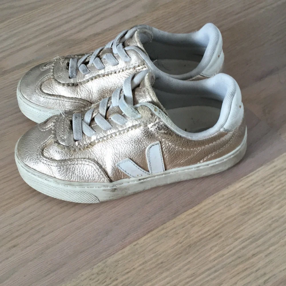 Veja available two