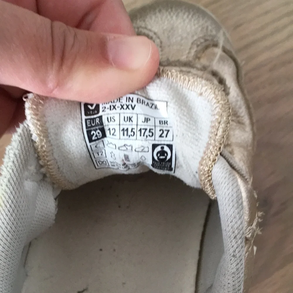 Veja available two