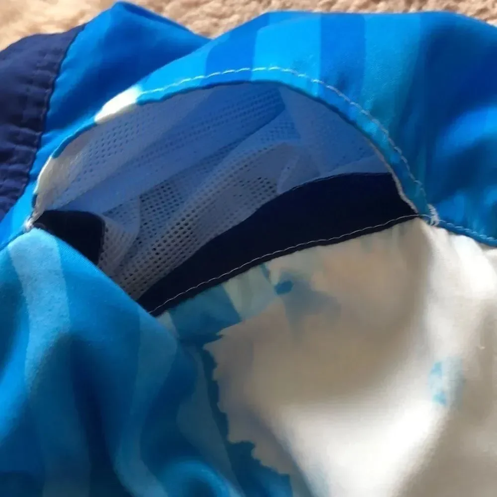 Corona string blue closure
