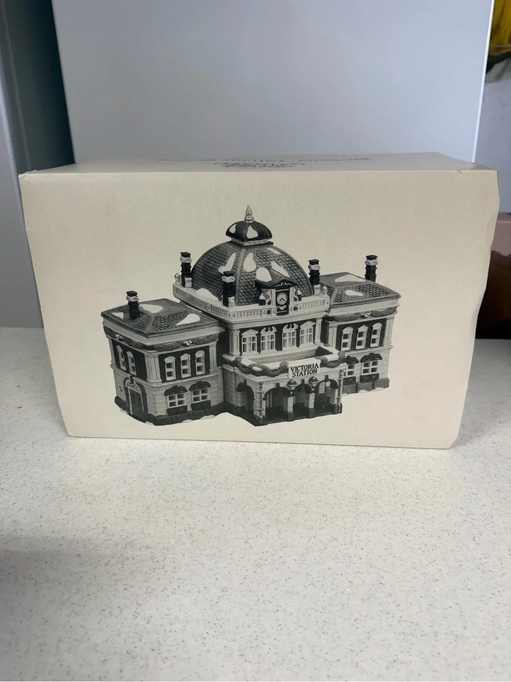 Department 56 Dickens Village Series Victoria Station Vintage Original box 55743