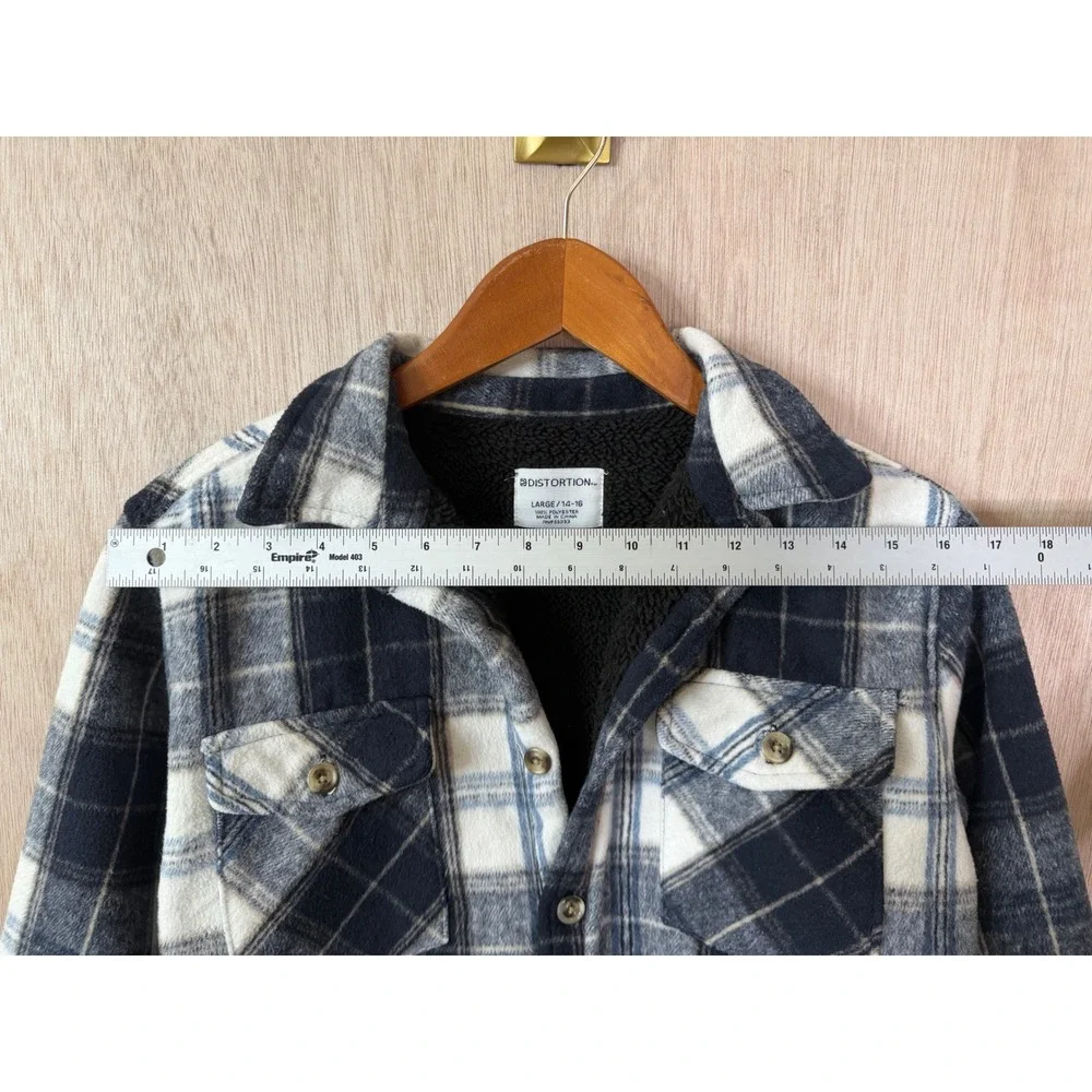 Distortion blue plaid