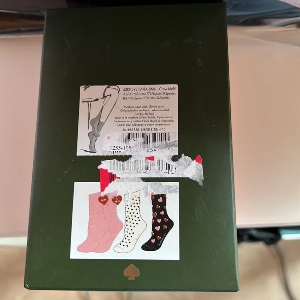 NWT Kate Spade Hearts 3-pack Crew Socks Shoe Size 4-10 Valentines