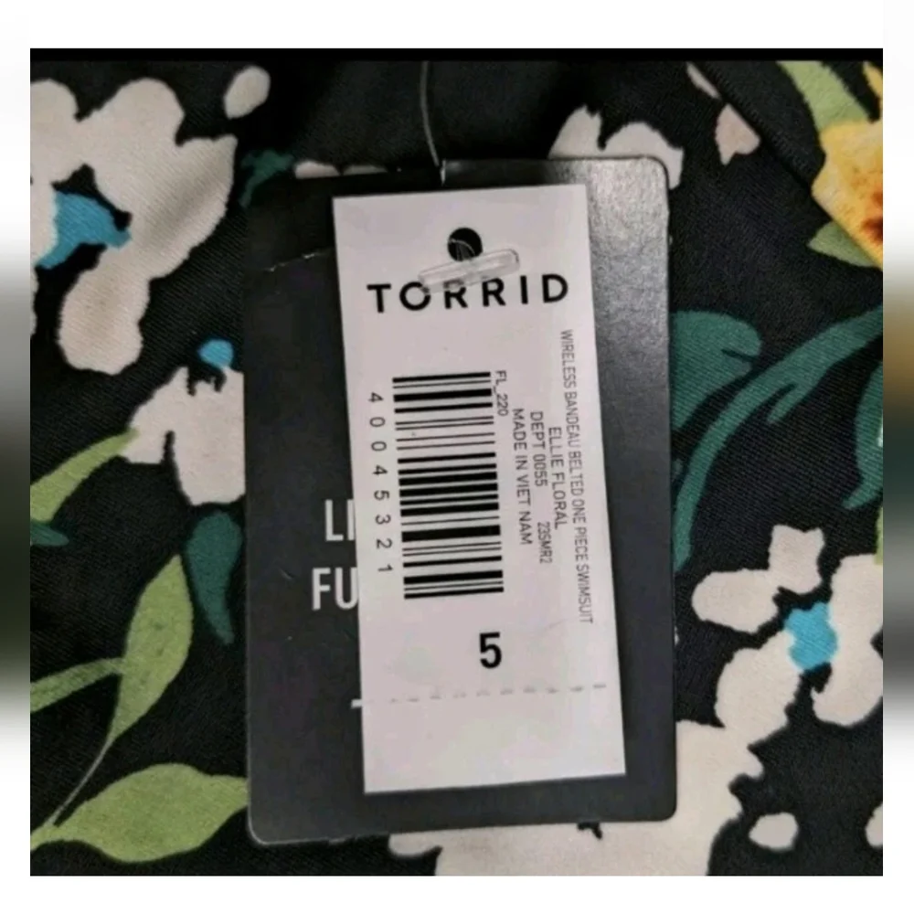 NWT Torrid 5 Wireless Bandeau Belted One Piece Swimsuit 5X 1 Pc Swim #5000