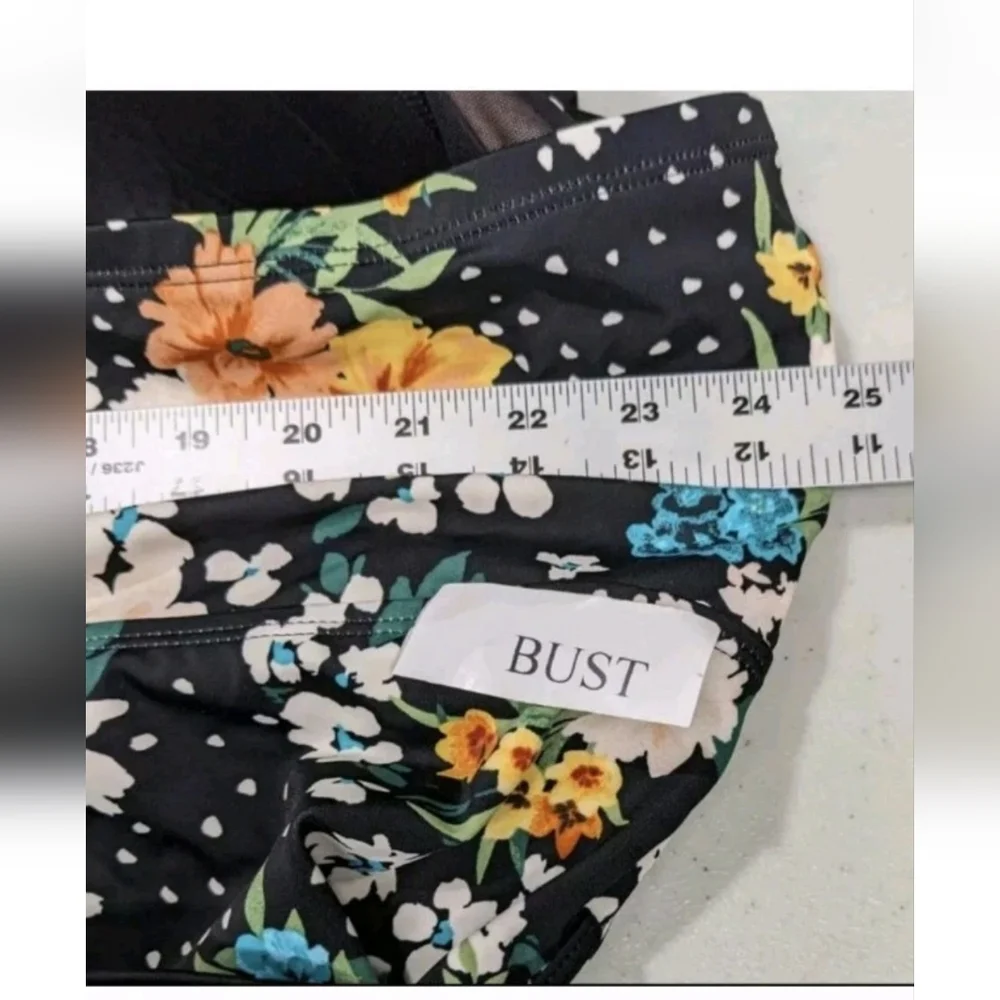 NWT Torrid 5 Wireless Bandeau Belted One Piece Swimsuit 5X 1 Pc Swim #5000