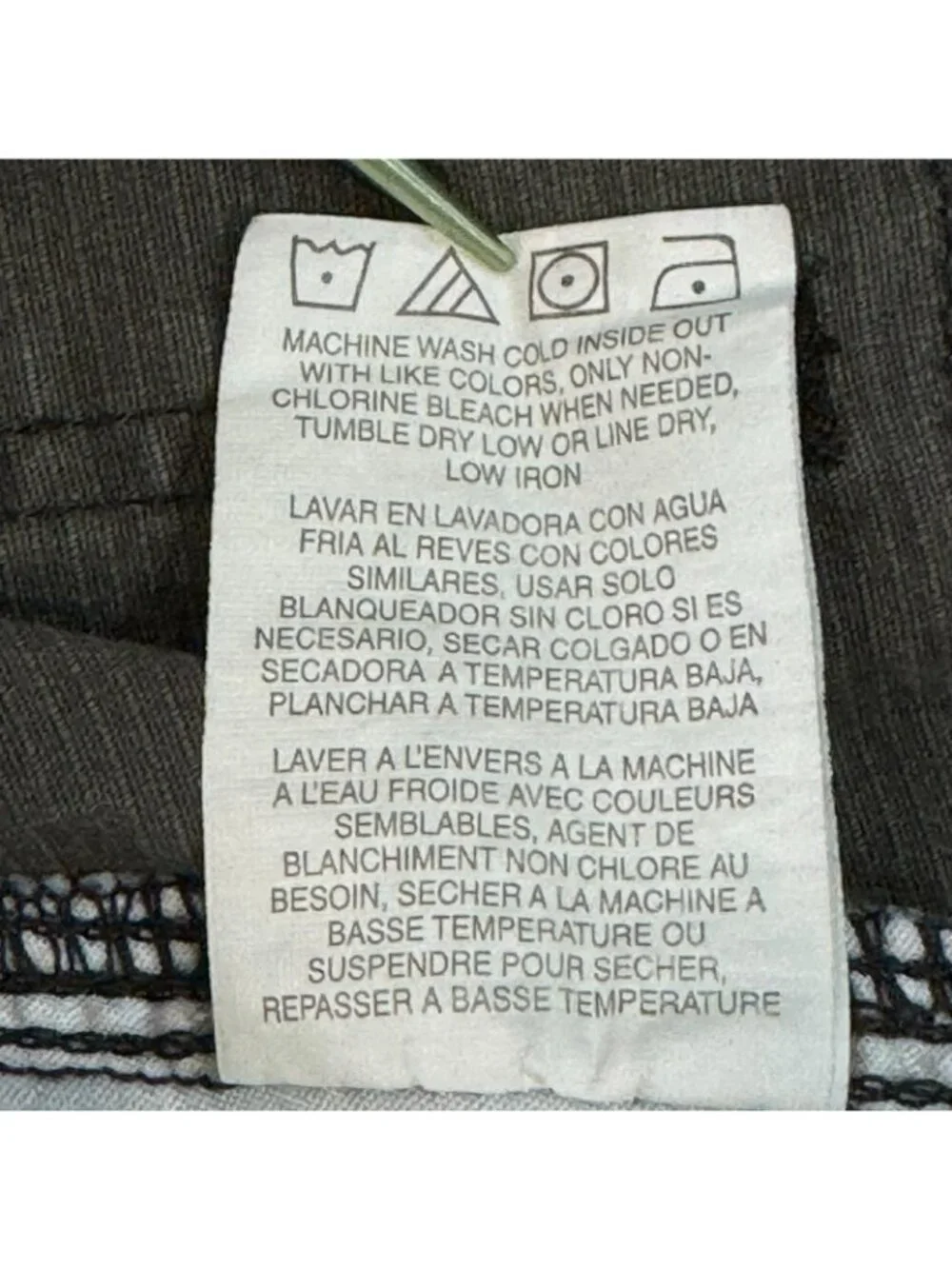 Lee Extreme Motion Swope Cargo Shorts Mens 40 Gray Relaxed Fit Mid Rise Stretch
