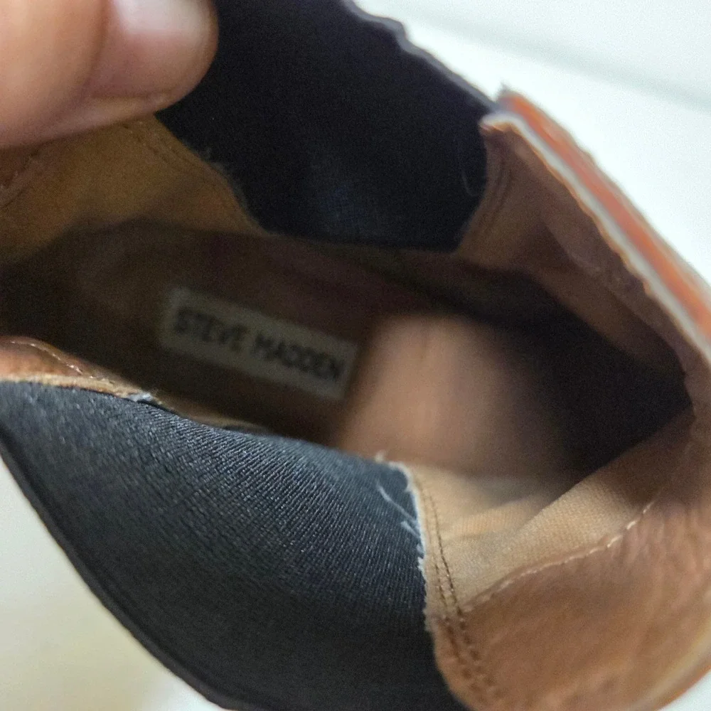 Steve Madden keywords leather closure