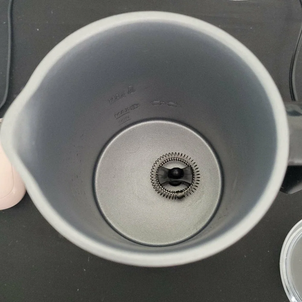 Instant milk frother