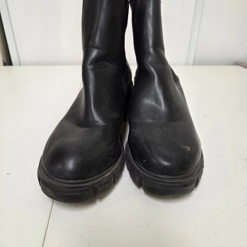 Steve Madden Womens Black Chunky Lug Sole Chelsea Boots Size 11 Platform