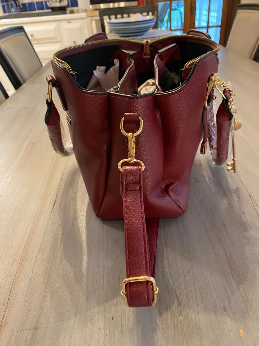048 - Oakdale Burgundy Faux Leather Handback with Scarf