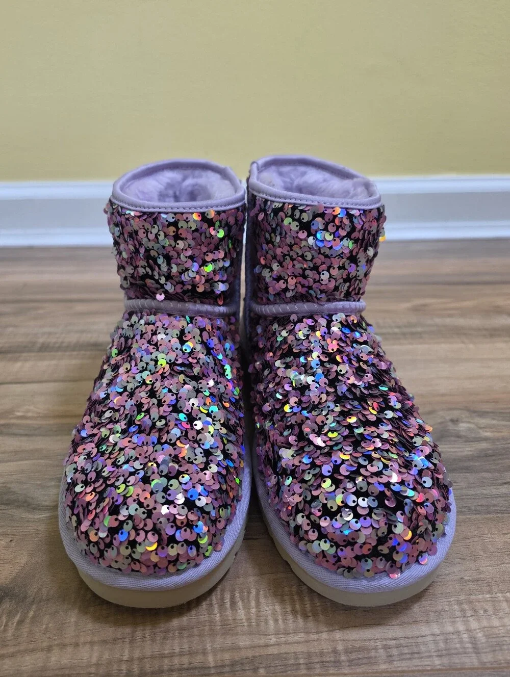 UGG classic mini