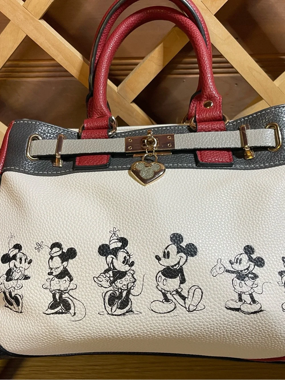 The Bradford Exchange Disney Mickey&Minnie Love Story Kissing Heart Satchel Bag