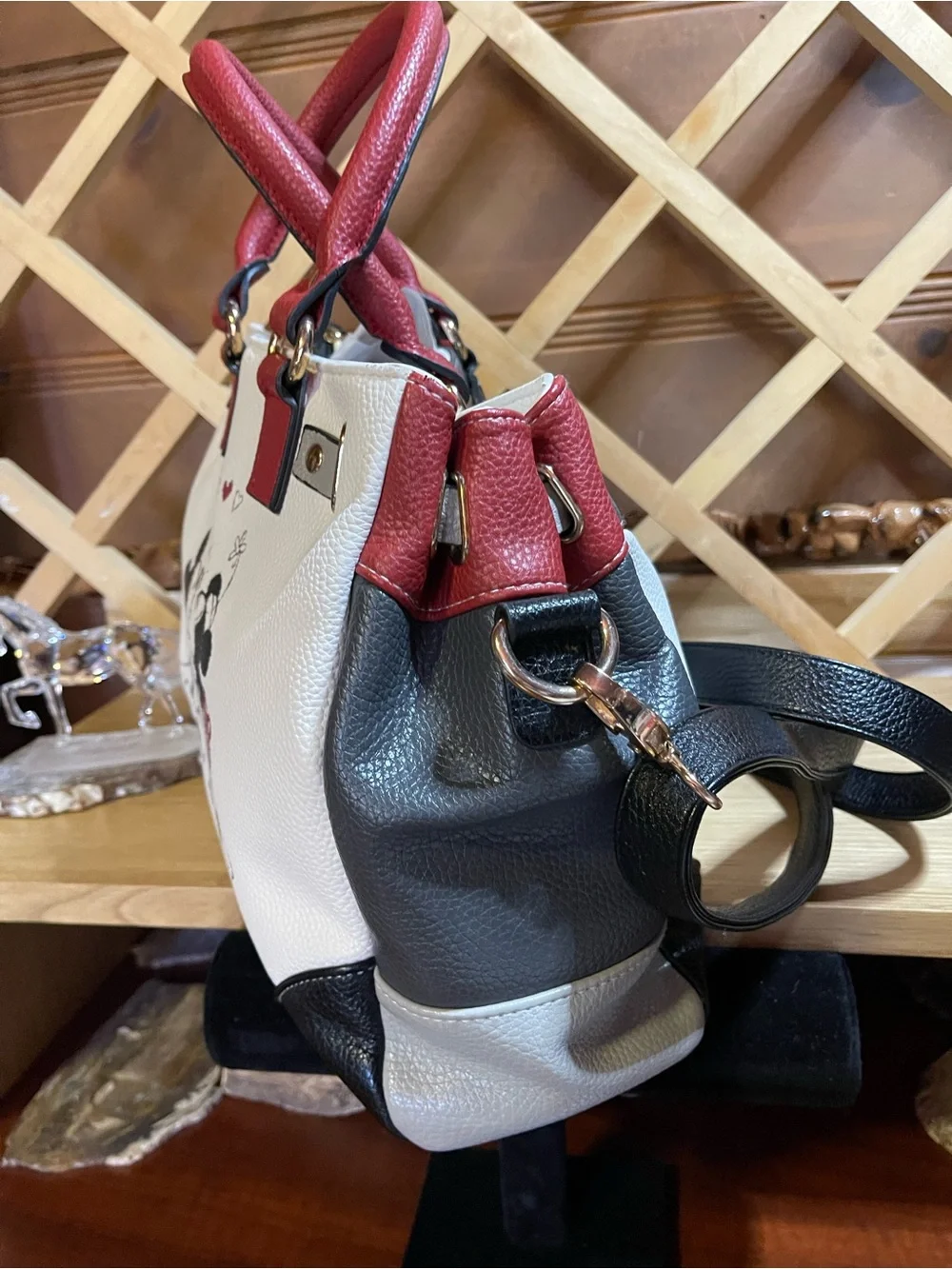 The Bradford Exchange Disney Mickey&Minnie Love Story Kissing Heart Satchel Bag