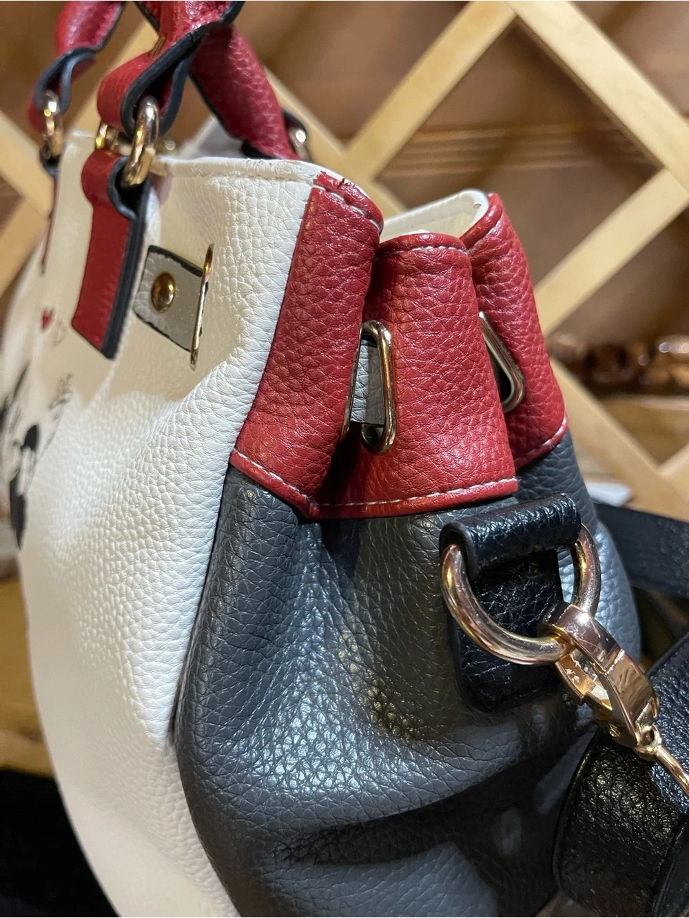 The Bradford Exchange Disney Mickey&Minnie Love Story Kissing Heart Satchel Bag