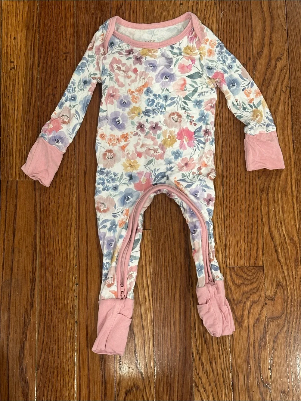 Little Sleepies tiny blooms crescent zippy