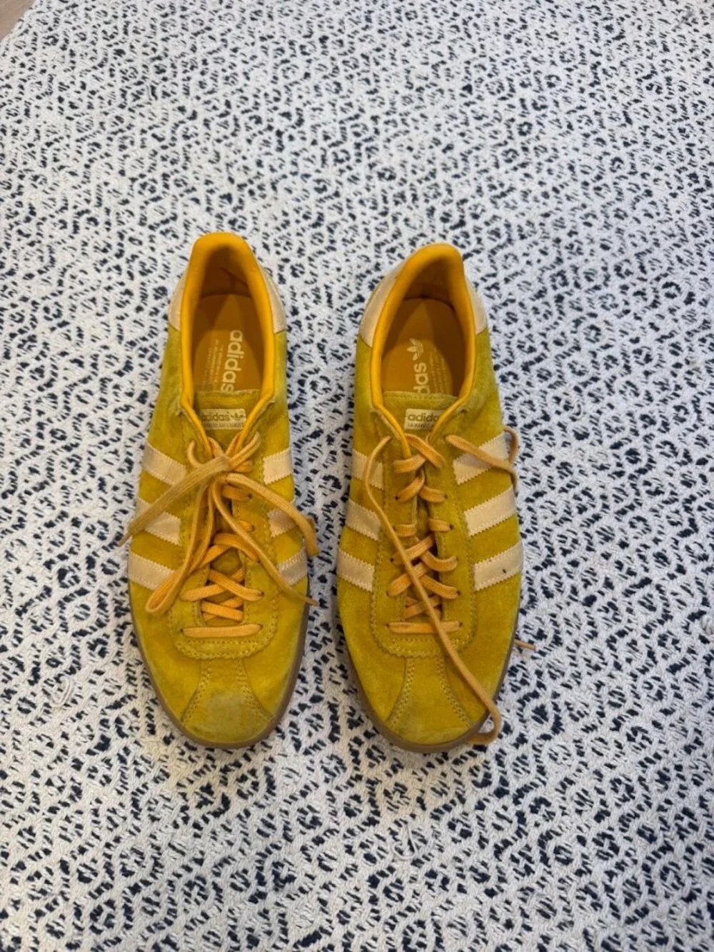 N/A gold yellow