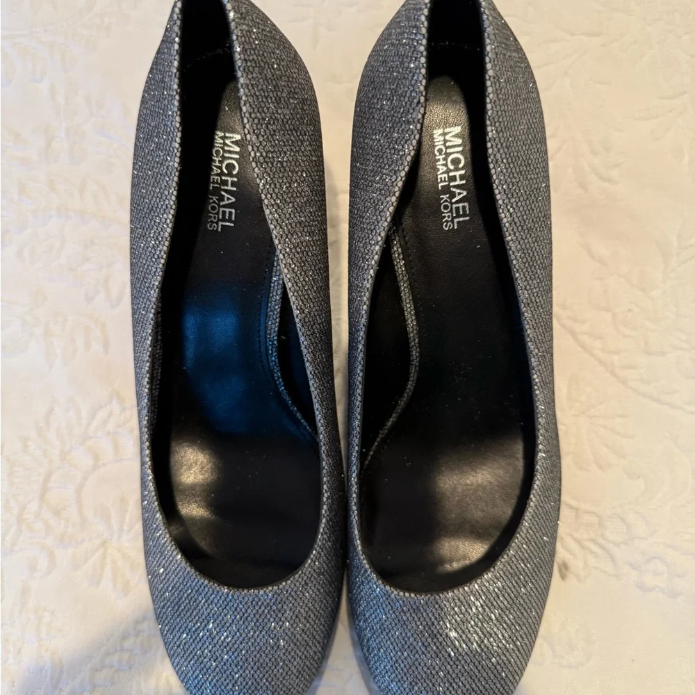 Michael Kors Porter Silver Block Heel Pumps size 8