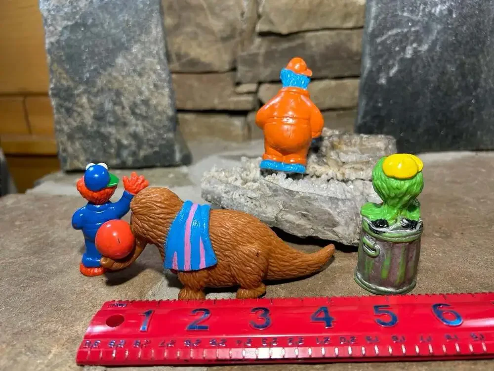 VTG Sesame Street figures , Elmo, Oscar Cookie Monster and Snuffle Cake Toppers