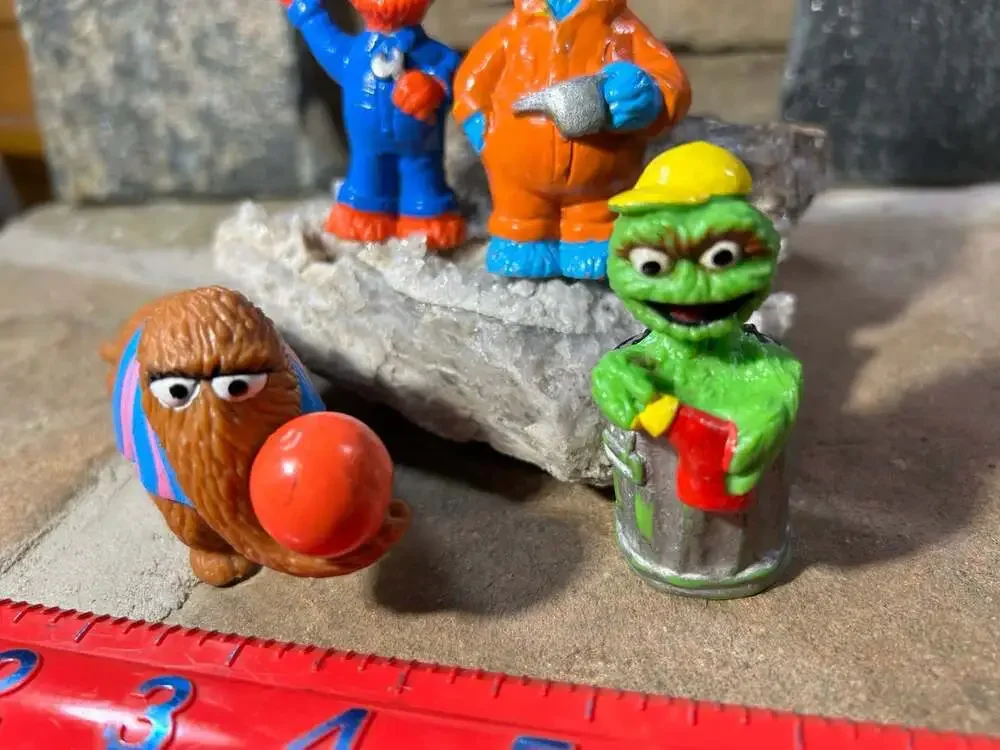 VTG Sesame Street figures , Elmo, Oscar Cookie Monster and Snuffle Cake Toppers