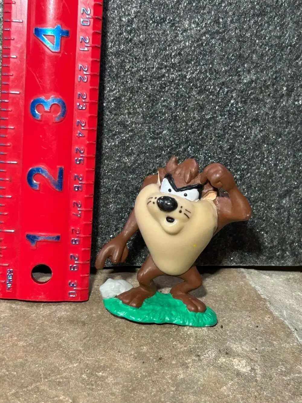 Tasmanian Devil Looney Tunes PVC 1994 Figure Cake Topper
