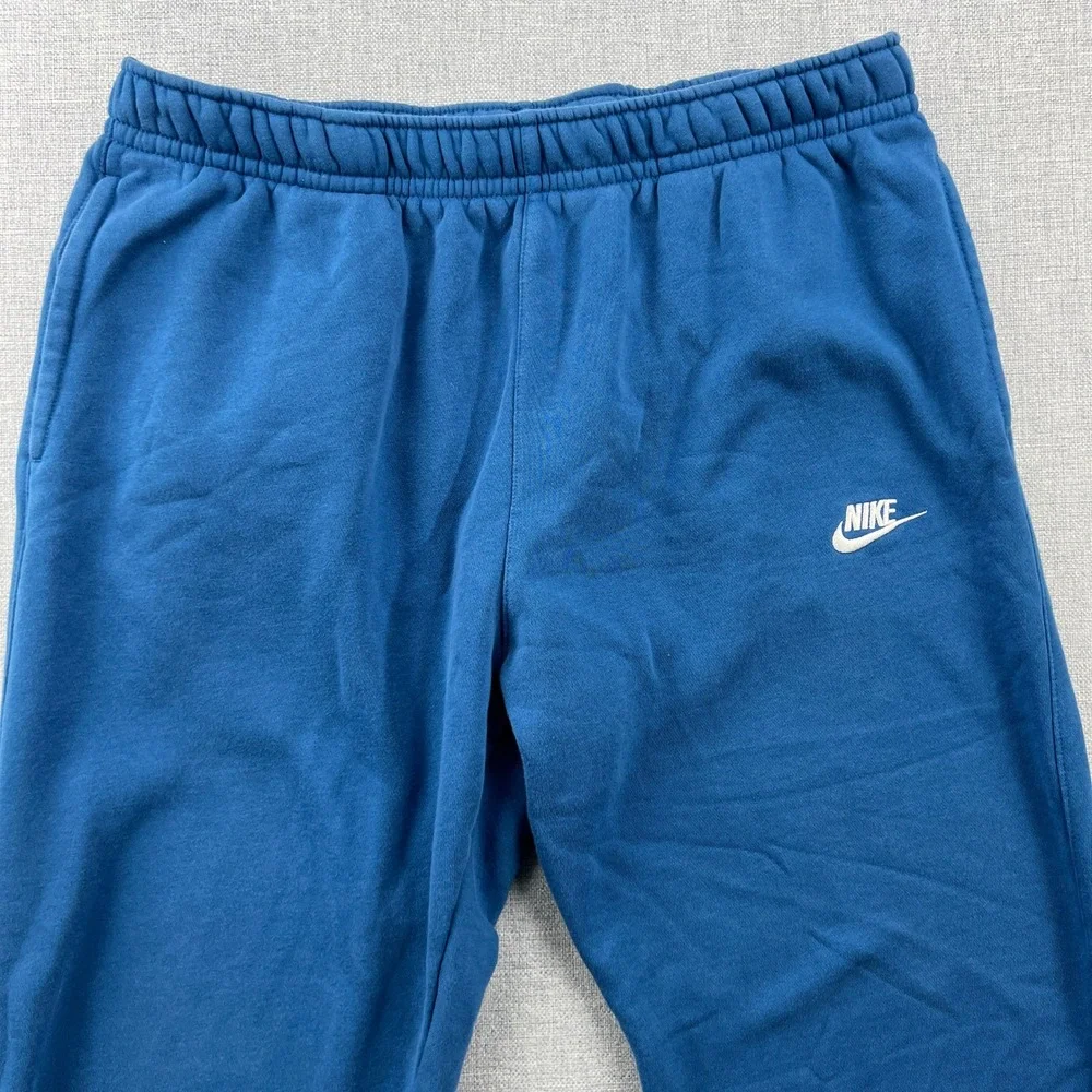 Nike club sportswear