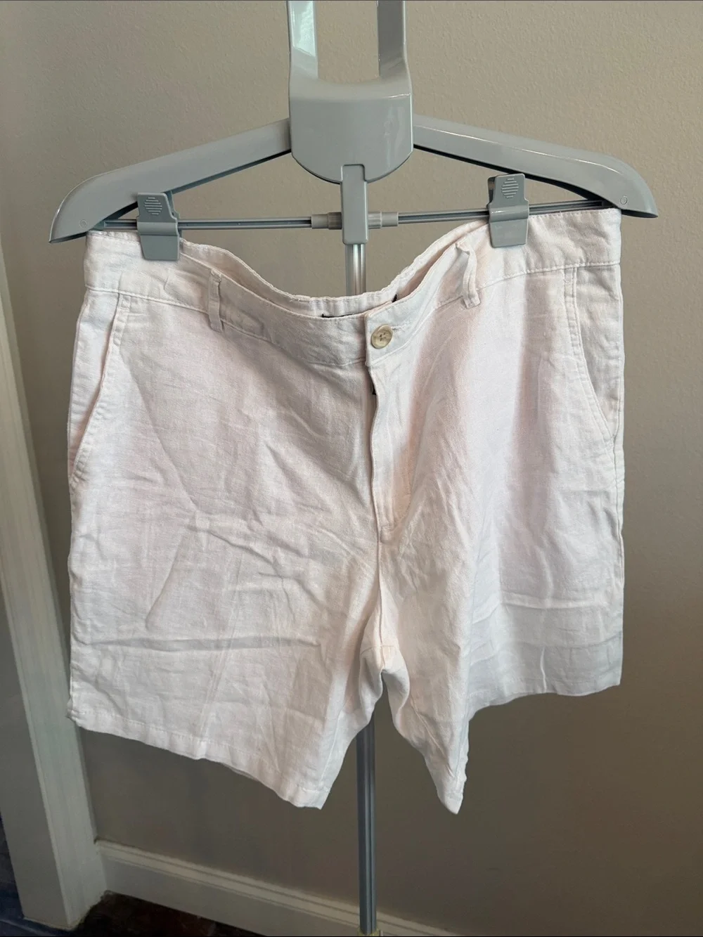 Saks Fifth Avenue Men’s White Flat-Front Linen Shorts