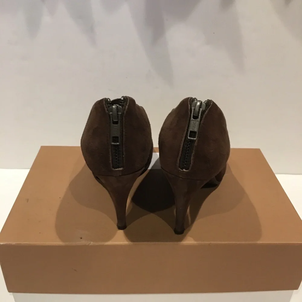 Slightly worn JCREW suede booties. Made in Italy