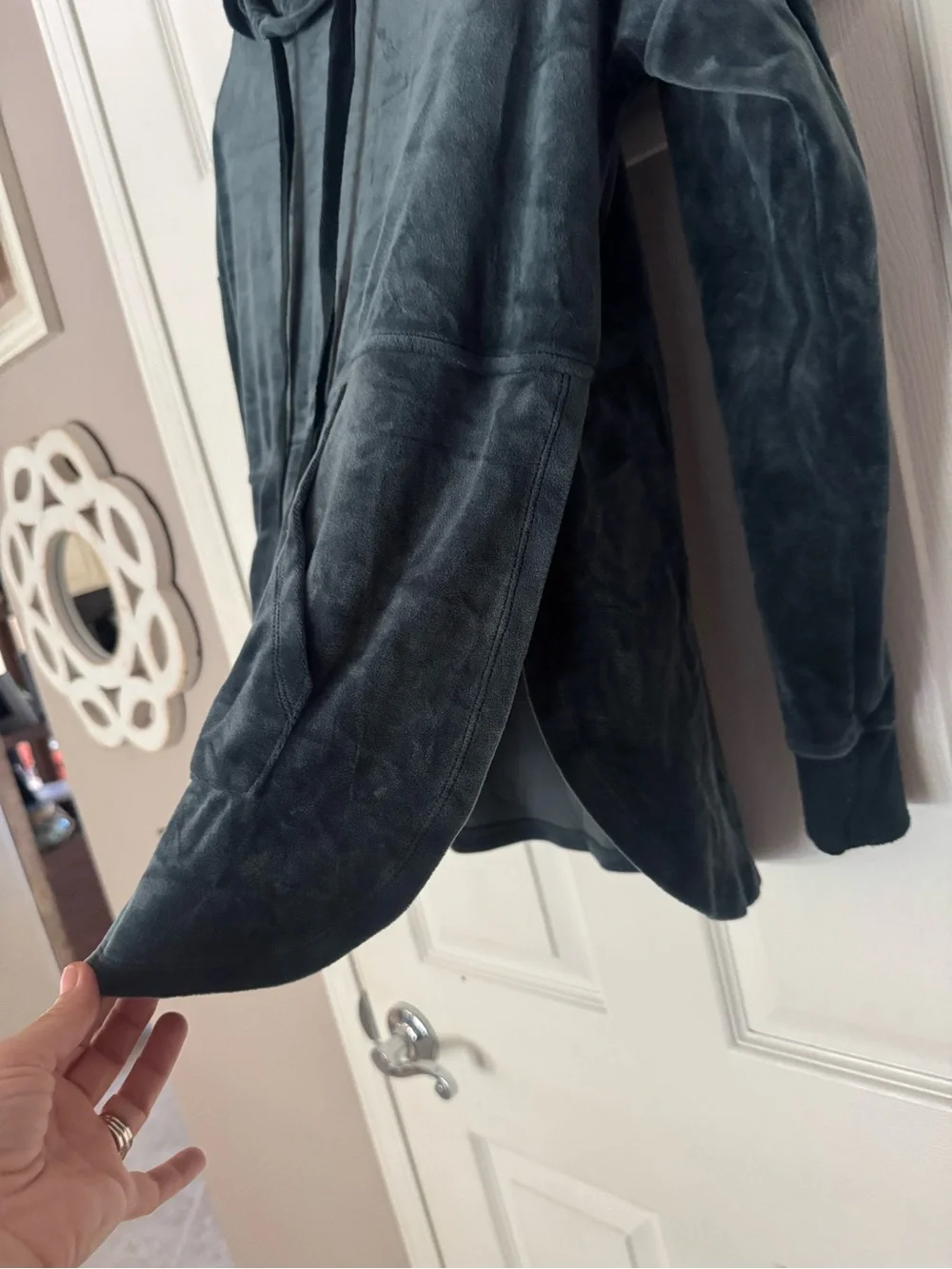 Alfani Plush Velvet Hooded Set in Dark Green