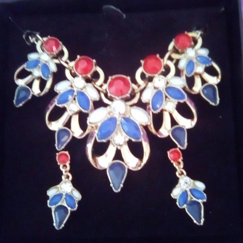 Red White Blue Statement Bib Necklace‎ and Earrings Set Gold Tone Floral Design