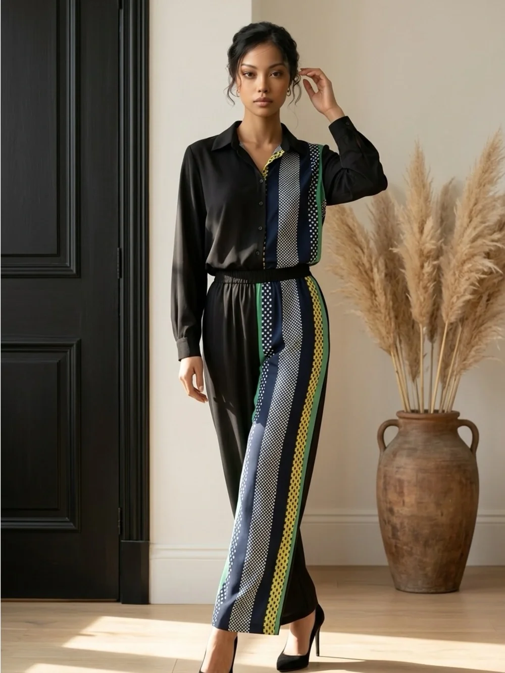 Beautiful Gently Used Two-Piece Blouse & Pants Set – Size 2XL