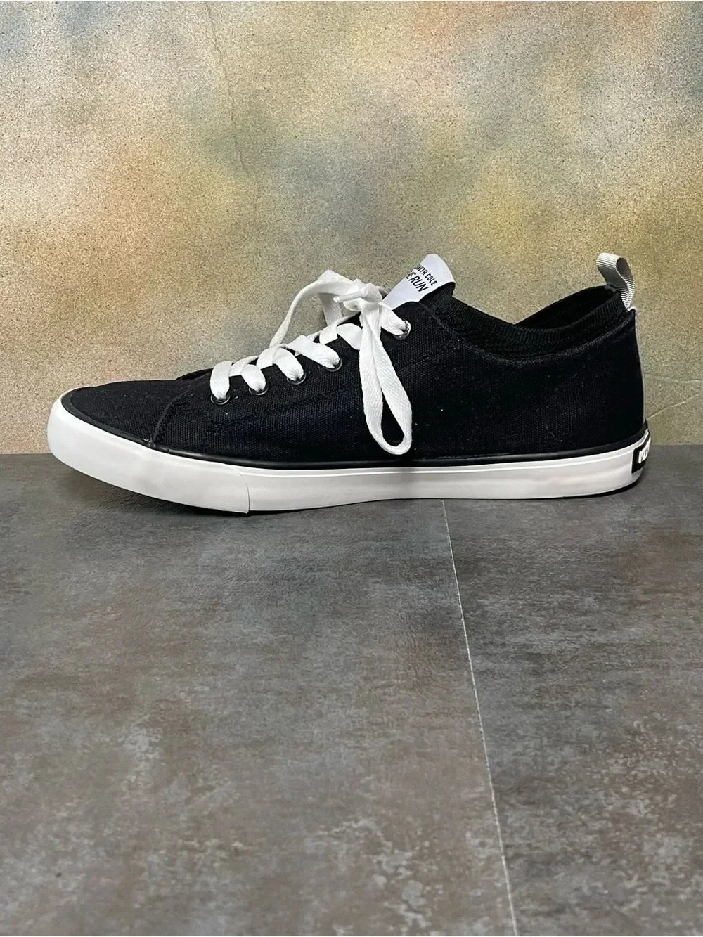 Kenneth Cole The Run Black Canvas Men’s Sneakers Size 10 Medium