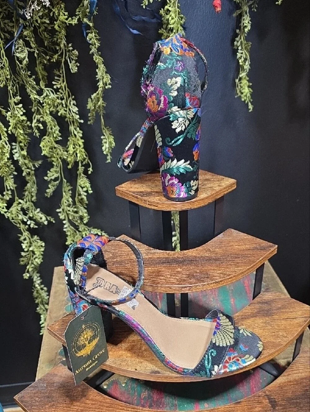 Brash elegant embroidered