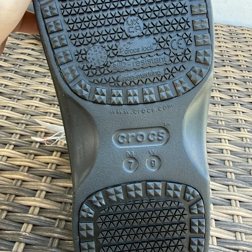 Crocs On The Clock Work Slip-On Clogs Black Men's 7 Women's 9 NWT