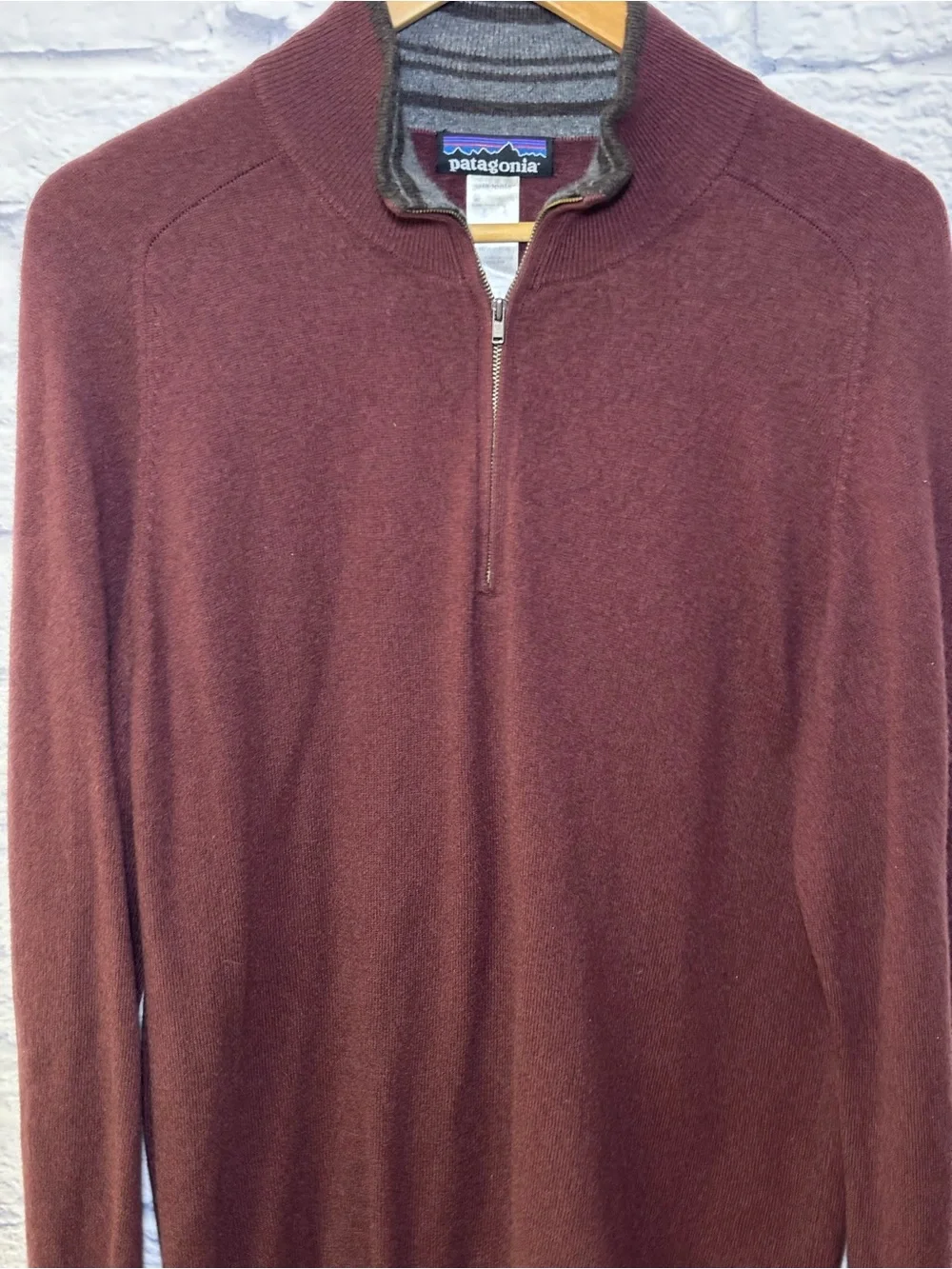 Patagonia Recycled Cashmere 1/4-Zip Sweater Men’s Medium Maroon Long Sleeve