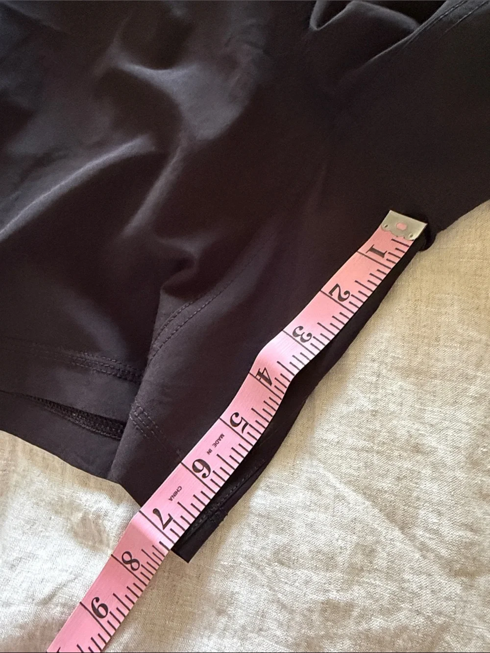 Vuori Black Lined Men's Shorts 7” inseam Kore with White Drawstring